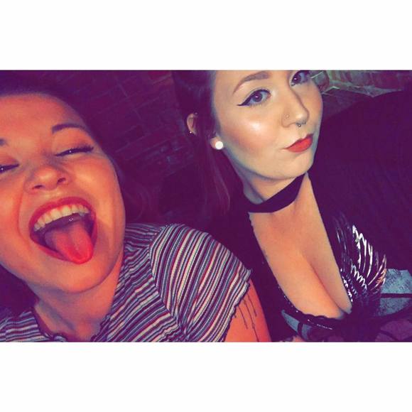 Meet your Posher, Allison - Picture 1 of 1